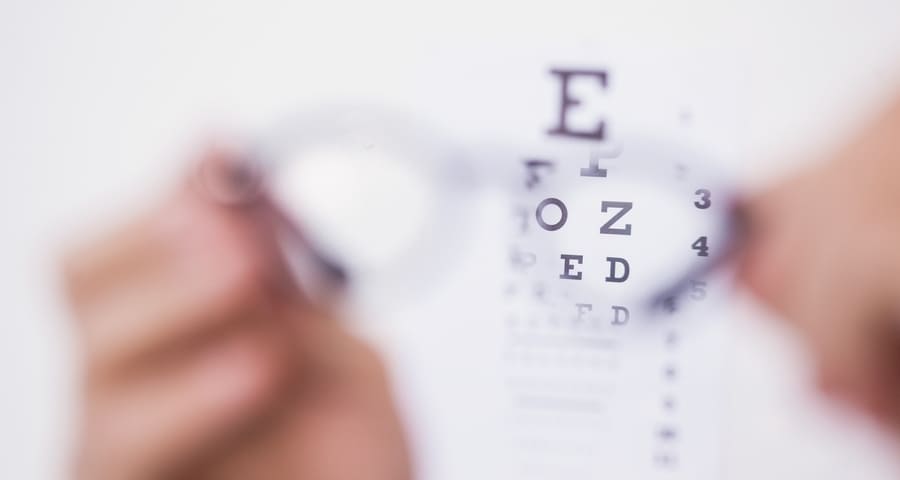 astigmatizmus skusenosti látásélesség normális szem esetén